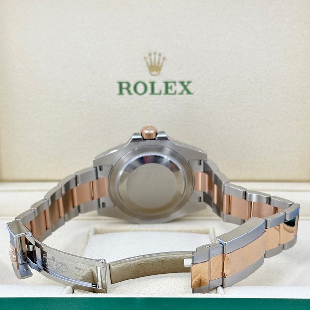 Rolex GMT Master II 126711 CHNR Image 4